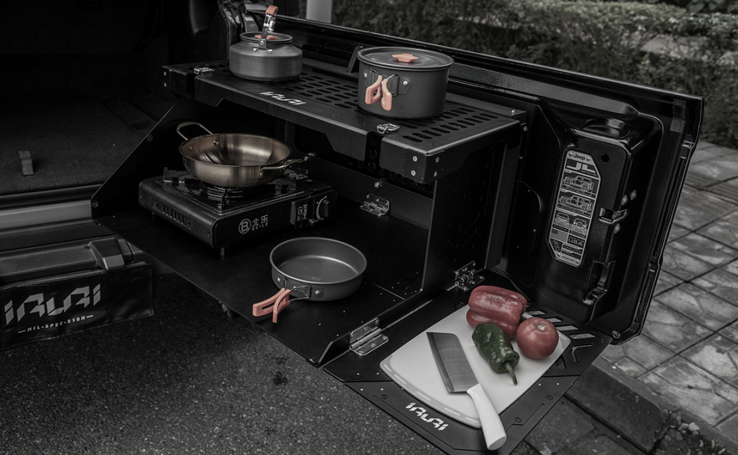 IRURI Rear Tailgate Multi-Function Platform for Jeep Wrangler