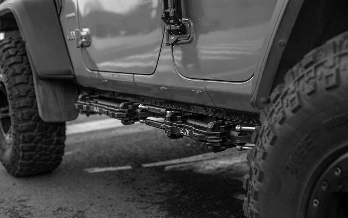 Upgrade your Jeep with the IRURI Side Step Board. Durable alloy, aggressive mechanical styling, and OEM fitment for Wrangler JL&JL 4xe