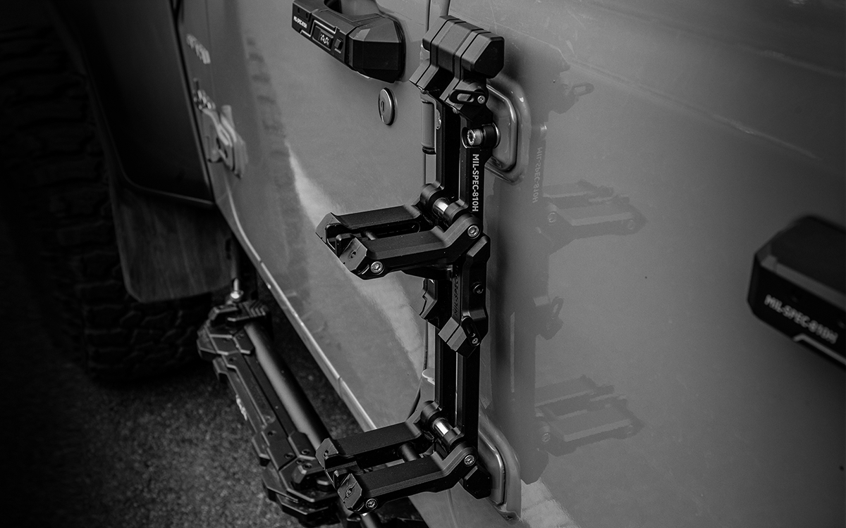 Access your Jeep's roof easily with the IRURI Side Ladder. Heavy-duty alloy, anti-slip steps, and no-drill bolt-on install for JL & JL4xe&JT&RUBICON.