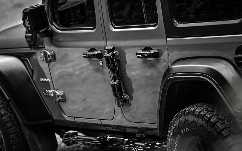 Access your Jeep's roof easily with the IRURI Side Ladder. Heavy-duty alloy, anti-slip steps, and no-drill bolt-on install for JL & JL4xe&JT&RUBICON.