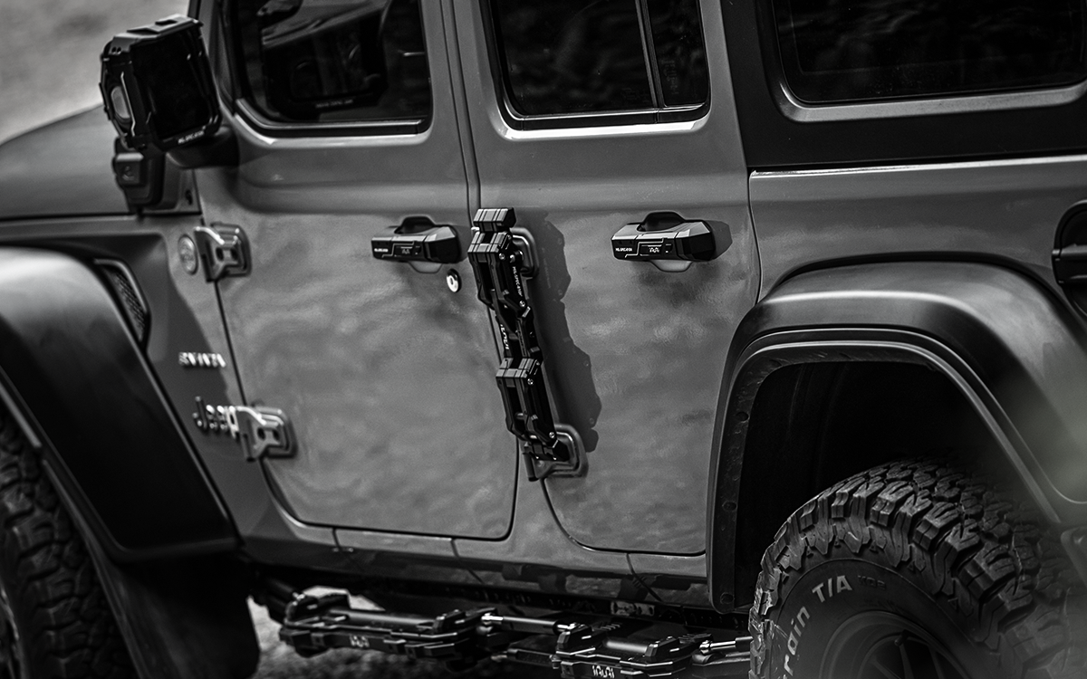 Access your Jeep's roof easily with the IRURI Side Ladder. Heavy-duty alloy, anti-slip steps, and no-drill bolt-on install for JL & JL4xe&JT&RUBICON.