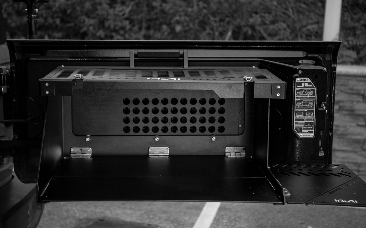 IRURI Rear Tailgate Multi-Function Platform for Jeep Wrangler