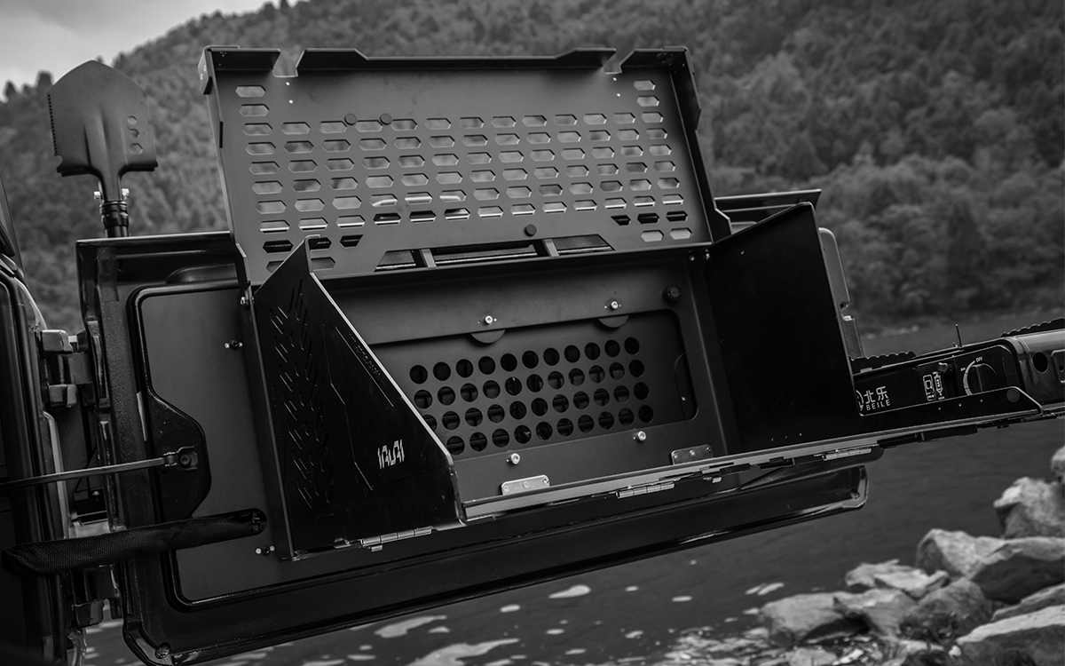 IRURI Rear Tailgate Multi-Function Platform for Jeep Wrangler