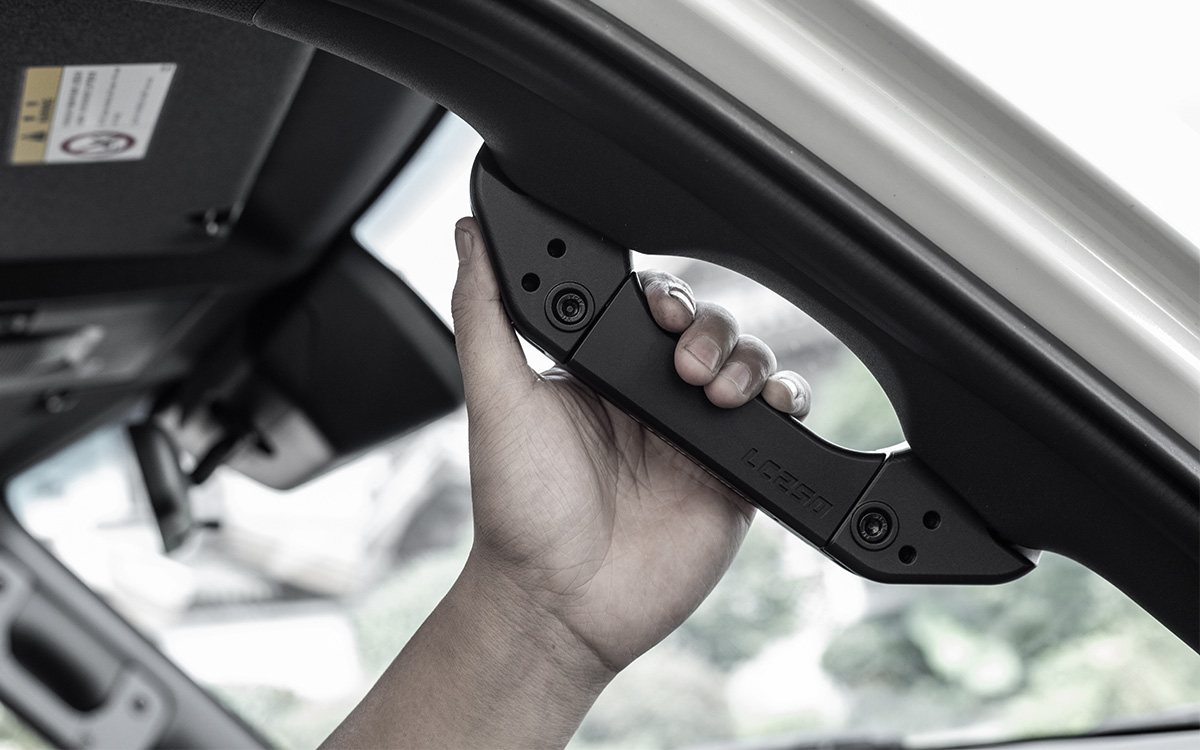 Upgrade your LC250 with IRURI A-Pillar Grab Handles. CNC Al-Mg alloy, low-profile design, and 6 expansion ports for gear mounting.