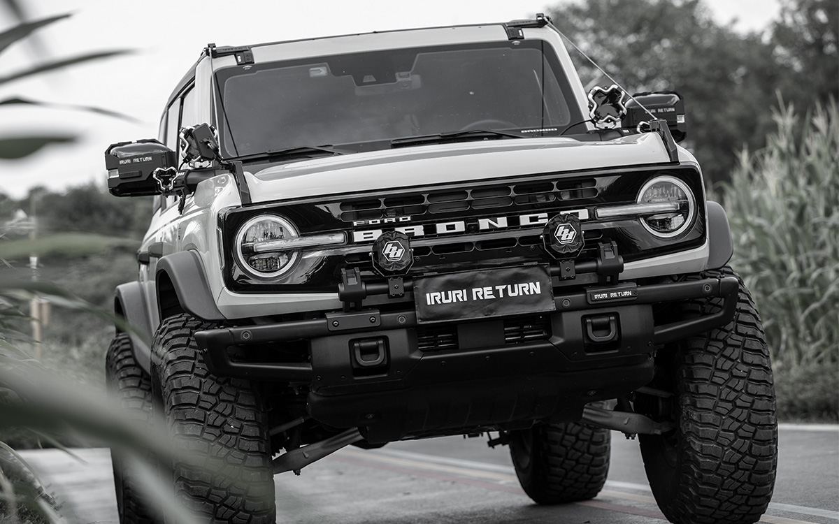 Upgrade your front end. 2021-2026 Ford Bronco lightweight aluminum bull bar. Tactical design, sensor-compatible, and trail-ready protection. Easy bolt-on.