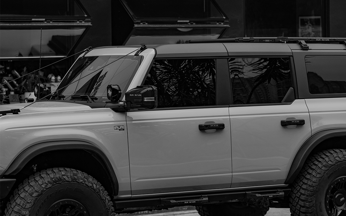 Easy DIY chrome delete. 2021-2026 Ford Bronco matte black door handle overlay covers. 5-piece set for 4-door models. Peel-and-stick, scratch-resistant.