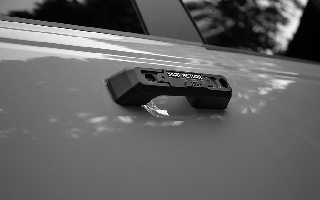 Easy DIY chrome delete. 2021-2026 Ford Bronco matte black door handle overlay covers. 5-piece set for 4-door models. Peel-and-stick, scratch-resistant.