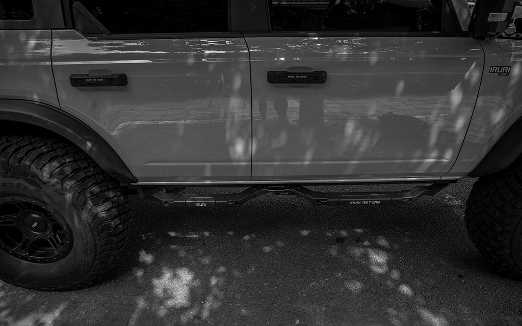 Easy entry for 2021-2026 Ford Bronco. Wide, non-slip full-length side steps for comfortable access. Durable, bolt-on running boards for daily driving.