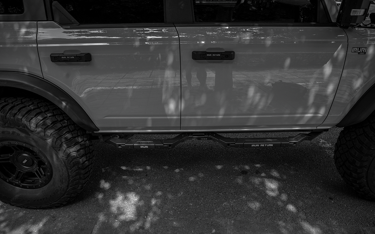 Easy entry for 2021-2026 Ford Bronco. Wide, non-slip full-length side steps for comfortable access. Durable, bolt-on running boards for daily driving.