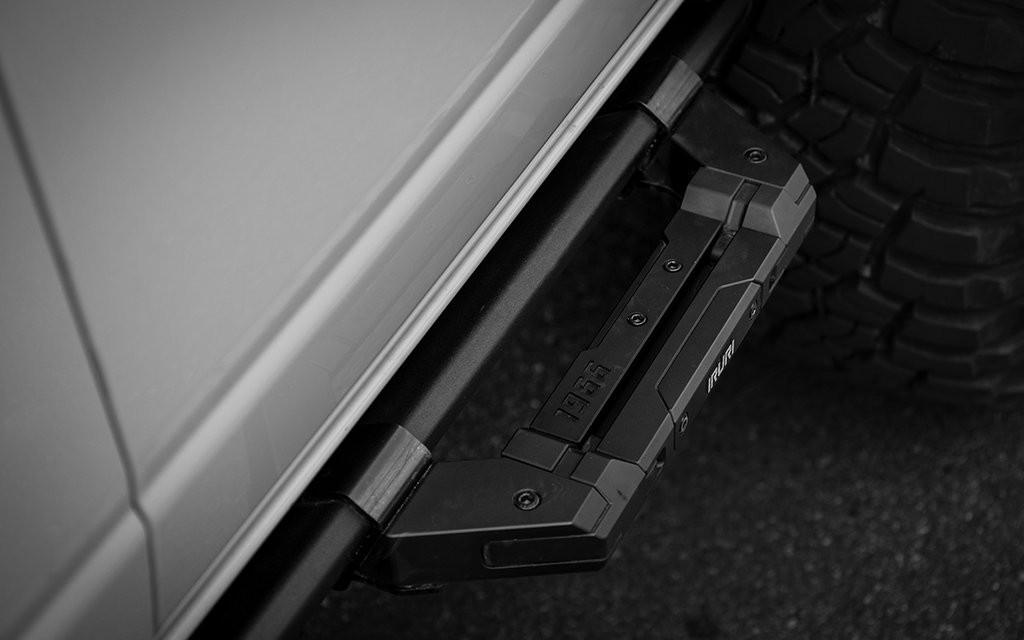 IRURI Quick-Release Rock Rail Side Steps for Ford Bronco(a pair)