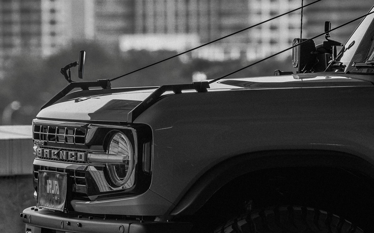 Ultimate trail protection. 2021-2026 Ford Bronco limb risers. Heavy-duty branch deflector cables protect your windshield and paint during deep forest off-roading.