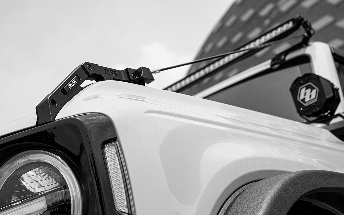 Ultimate trail protection. 2021-2026 Ford Bronco limb risers. Heavy-duty branch deflector cables protect your windshield and paint during deep forest off-roading.