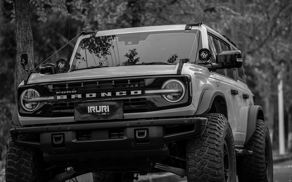 Ultimate trail protection. 2021-2026 Ford Bronco limb risers. Heavy-duty branch deflector cables protect your windshield and paint during deep forest off-roading.