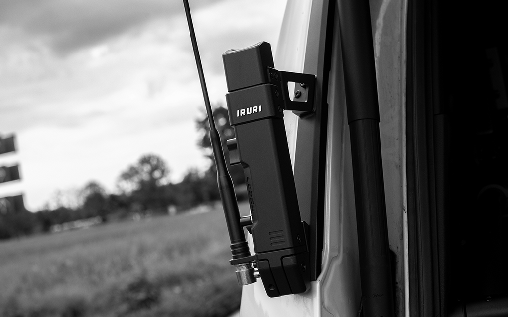 Fly your flag with pride. The IRURI-HILLS foldable mount for the GX550 features a quick-release mechanism and adjustable angle.